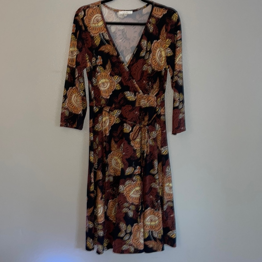 Andre by Unit Black floral long sleeve midi dress